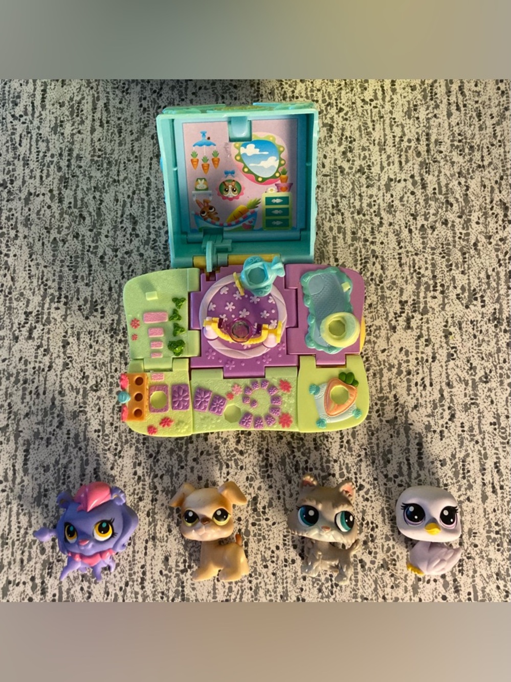 *on hold* Littlest Pet Shop Mini Playset AND Pets! LPS LOT